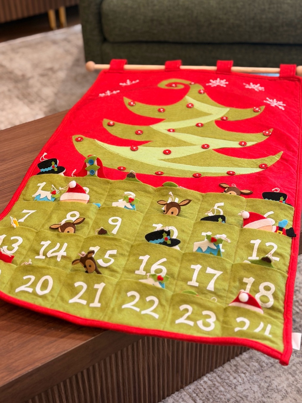 VTG Felt Ornament Advent Calendar W/ All pieces Wooden Rod Christmas Holiday